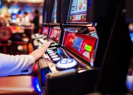 Президент Кыргызстана предложил открыть казино на территории всего государства